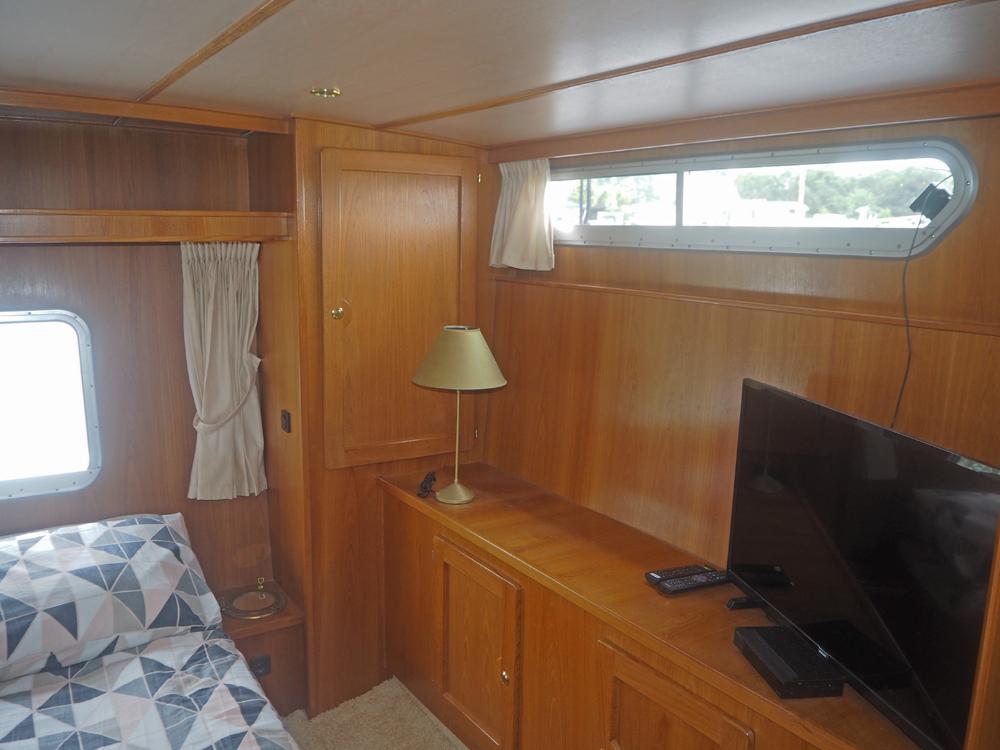 Aft cabin, Accommodation